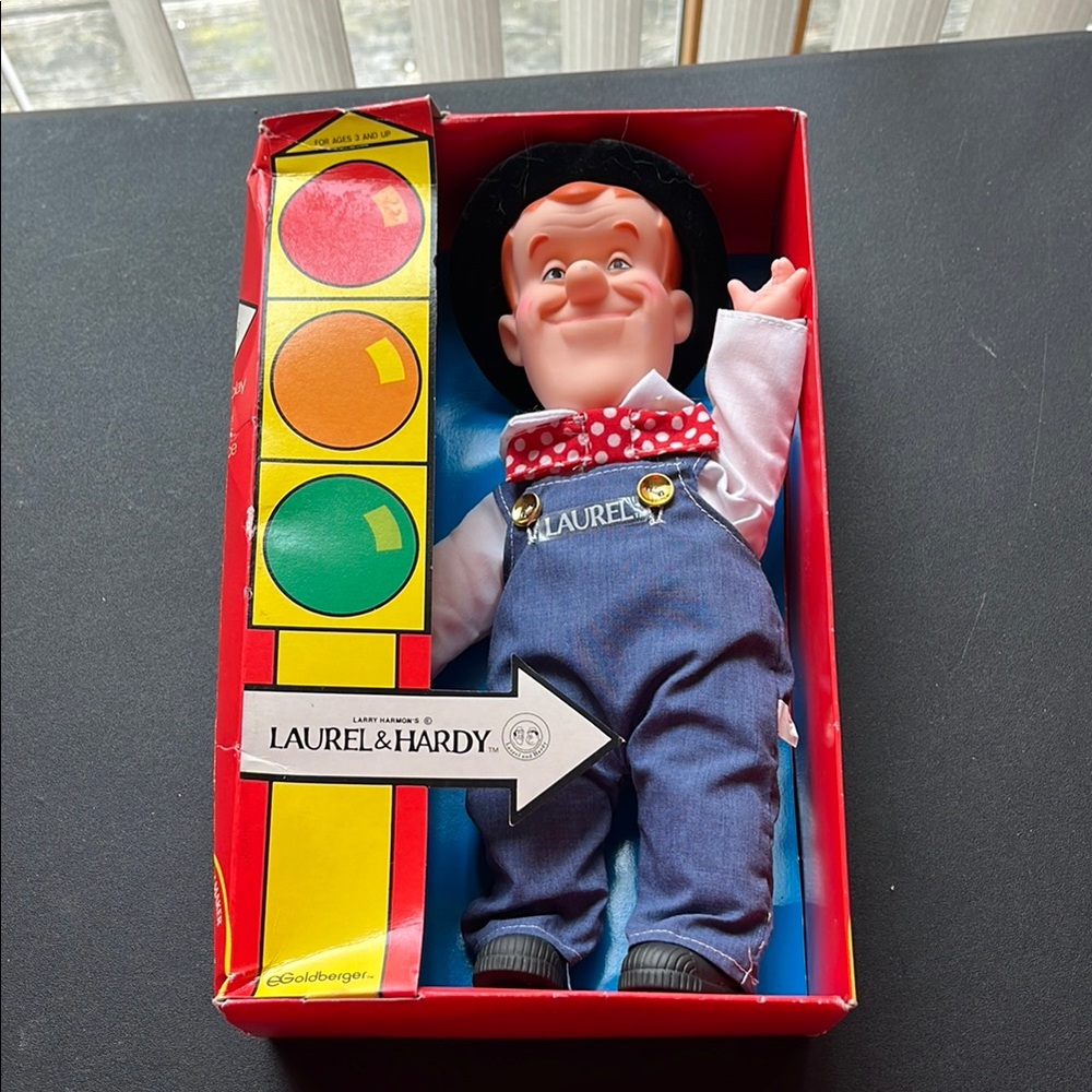 NIB Vintage 1986 E. Goldberger Mr. G Little Old Dollmaker Laurel in Box